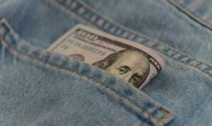 The Financial Silhouette: Why a Structured Savings Plan is the Ultimate Accessory