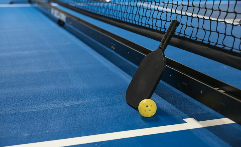 Pickleball Footwork That Protects Your Knees and Ankles A Practical Guide for Busy Players and Event Weekends