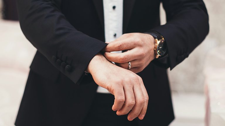 Why Modern Men Are Embracing Engagement Rings as a Style Statement