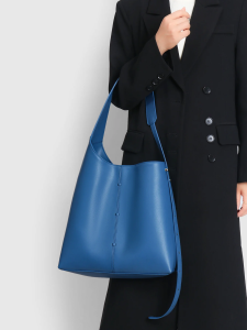 Effortless Chic: How to Master Convenient Everyday Style with the Perfect Bag