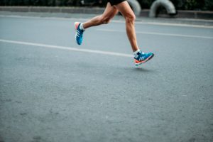 How to Style Running Sneakers for Everyday Fashion