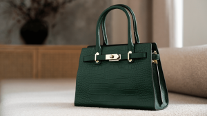 Turning Designer Handbags Into Cash: A Smart Seller’s Guide