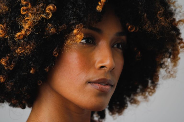 The Complete Guide to Curly Hispanic Hair Embrace, Nourish & Define Your Natural Curls