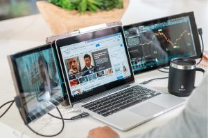 The Minimalist Nomad’s Case for a Laptop Screen Extender